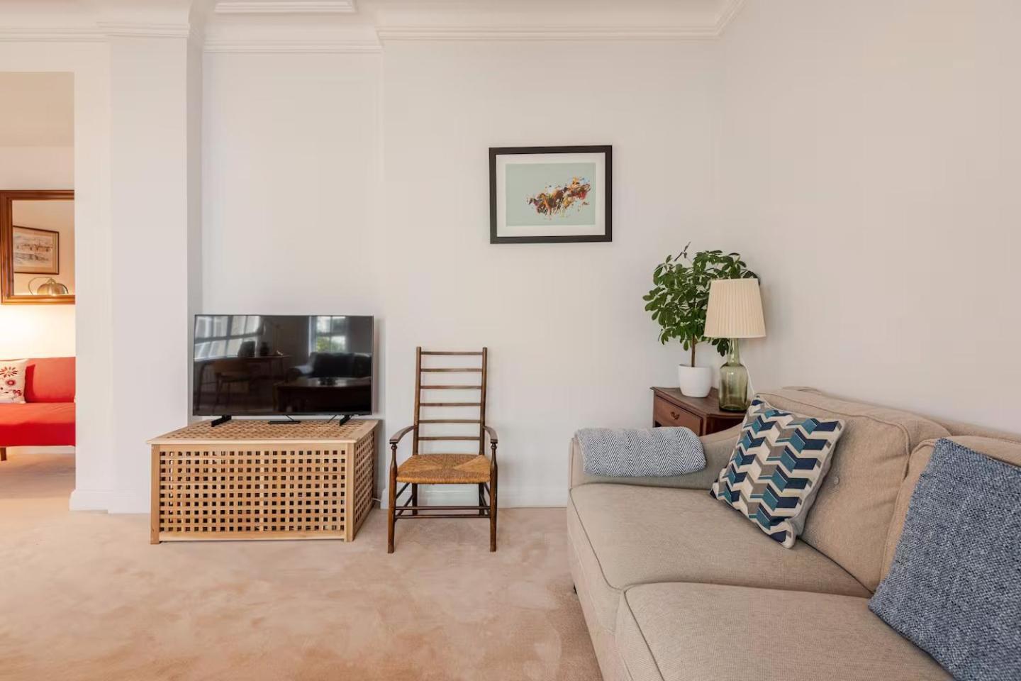Nordic Regency Apartment チェルトナム エクステリア 写真